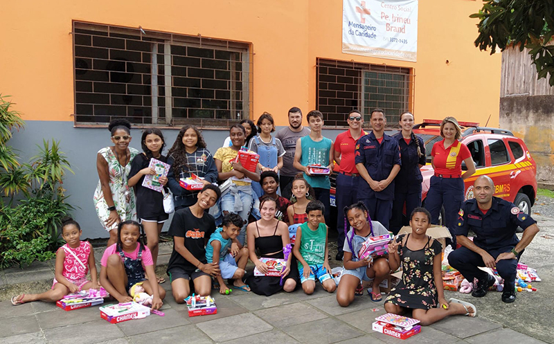 Corpo de Bombeiros apoia educação de crianças e adolescentes