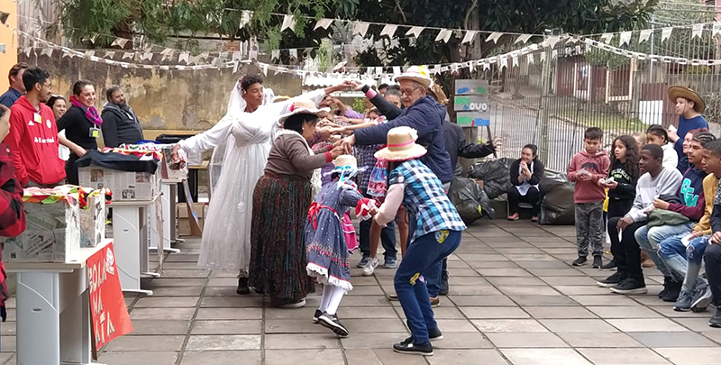 Festa junina promove integração familiar