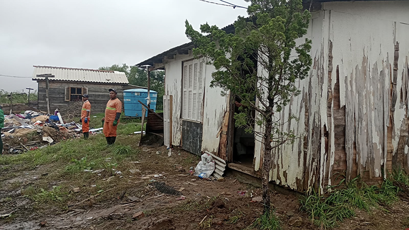Famílias do Bairro Glória recebem apoio do Mensageiro da Caridade