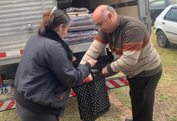 Ação promove ajuda emergencial na comunidade Timbaúva