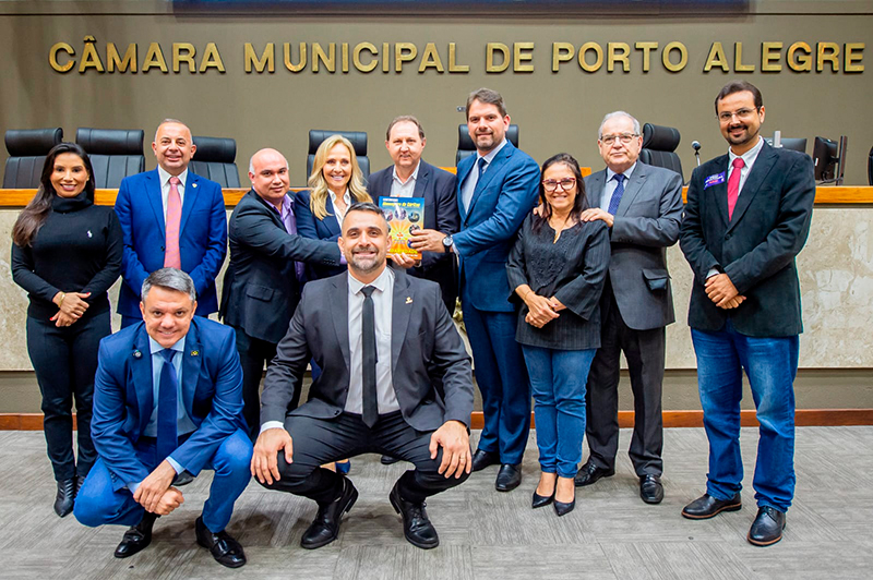 Vereadores reconhecem trabalho do Mensageiro da Caridade